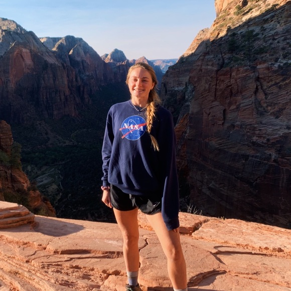 Meet your Posher, Josie - Picture 1 of 1